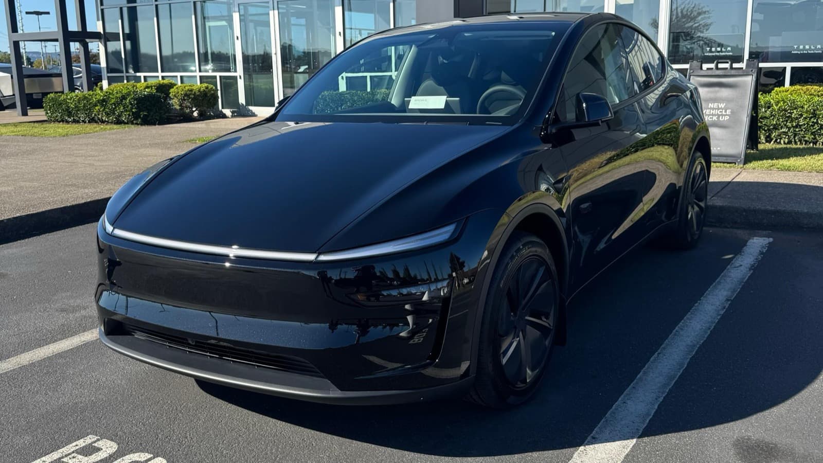 Tesla Model Y - Photo 2
